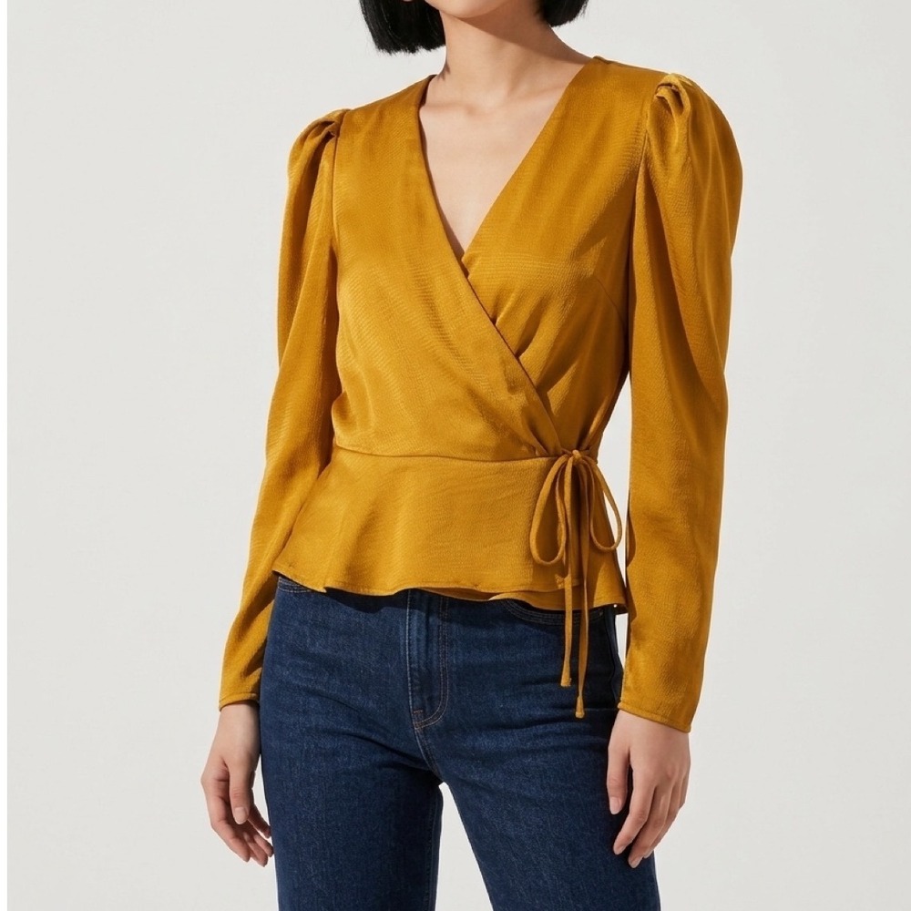 ASTR The Label Women's Satin Wrap Peplum Blouse Mustard M Puff Sleeve